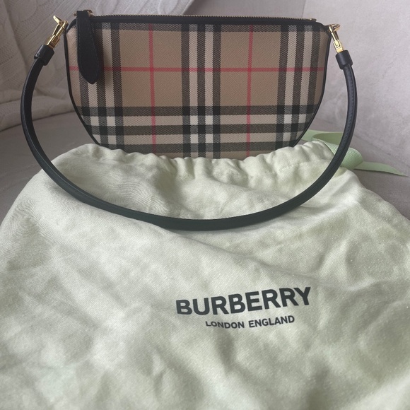 Burberry Olympia Bag - Authentic - Picture 2 of 4